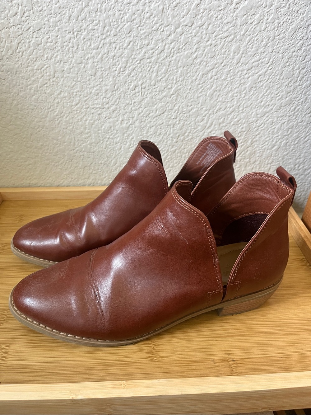 Universal Thread Women's Brown Chelsea Ankle Boots